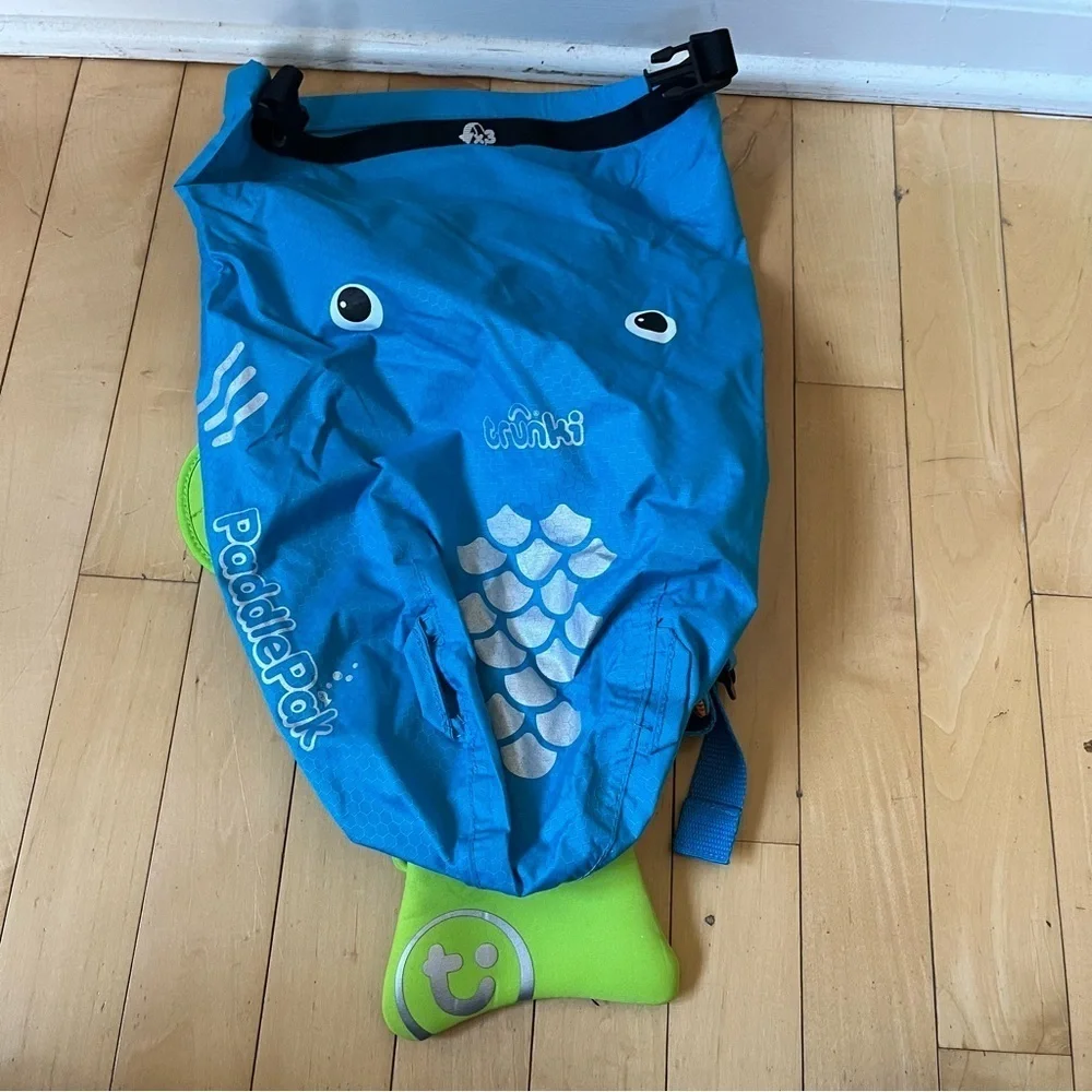 Trunki PaddlePak Kid’s Water-Resistant Backpack Bag Blue Fish Pockets